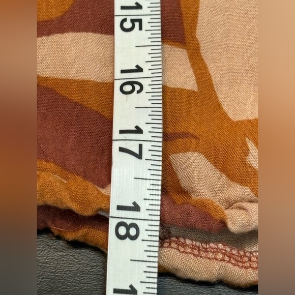 Gilli Brown and Cream Floral Blouse Size Small - Picture 10 of 10